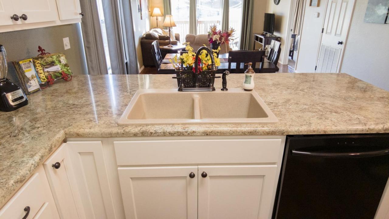 2Br Walk-In - Central Location - Free Tickets Included - Fc41-17 Branson Extérieur photo